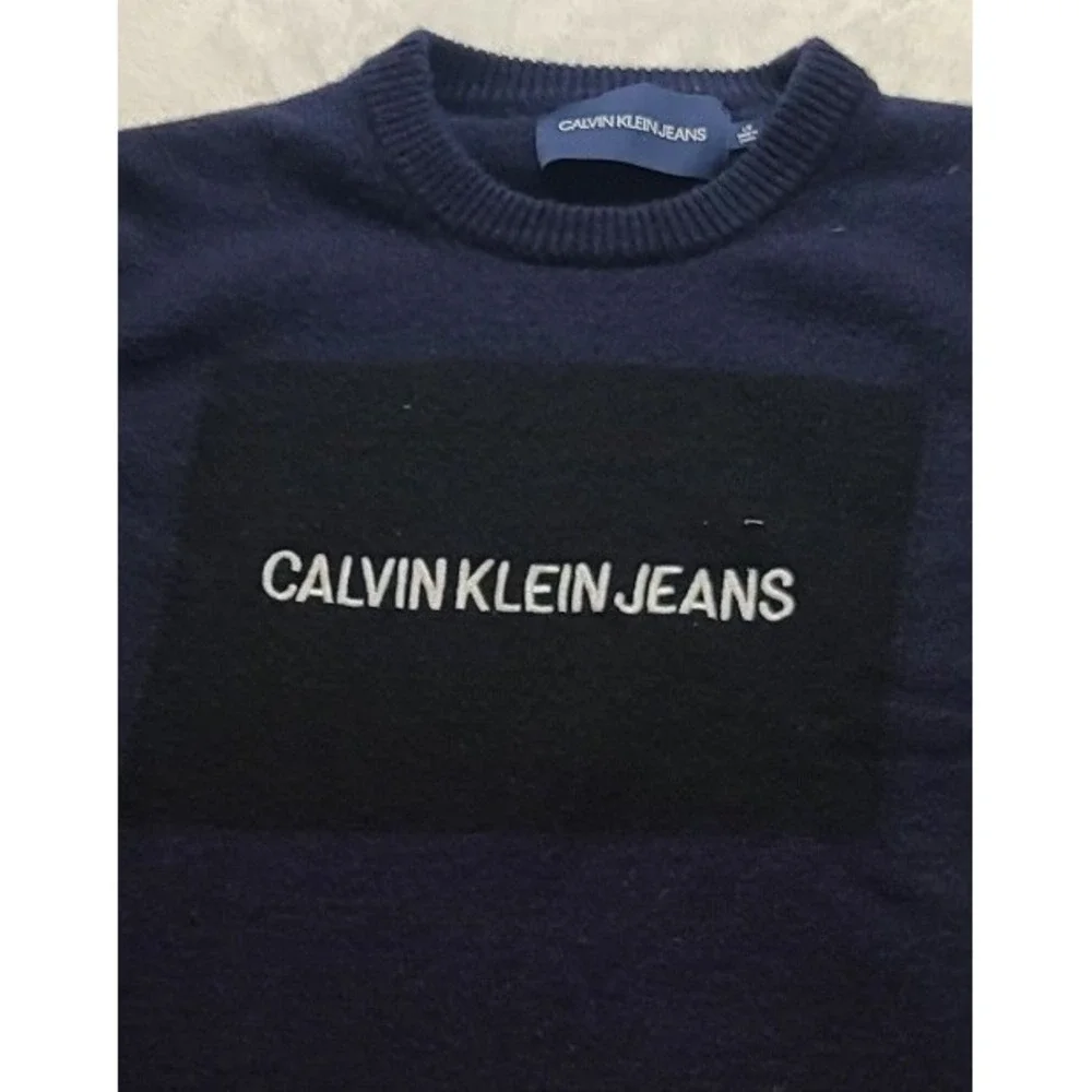 Calvin Klein Jeans Men's Navy Blue Logo Patch Crewneck Knit Sweater Large
